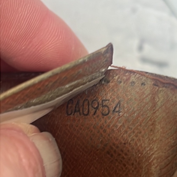 Louis Vuitton - ID/Card Holder - Bi-Fold - Picture 9 of 10